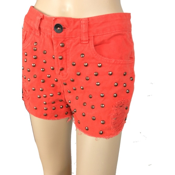 Distressed red studded highwaist shorts - Picture 2 of 7